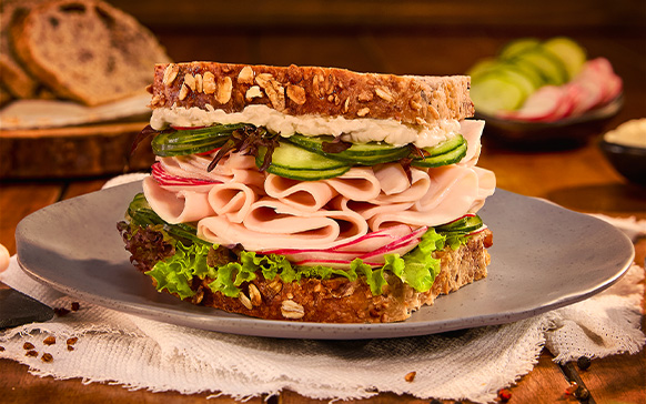 SÁNDWICH CLUB CON PECHUGA DE PAVO SAN RAFAEL®  